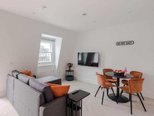 Apartment for rent in East Marylebone, Cat Hill
