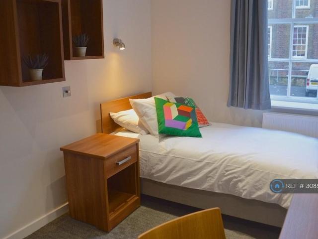 House for rent in East Marylebone, Greater London
