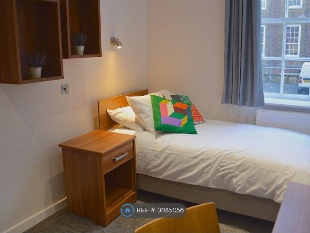 Room for rent in East Marylebone, Greater London