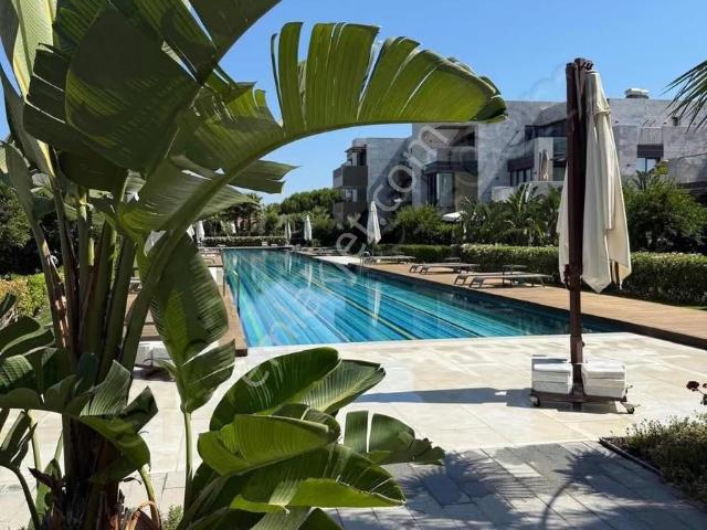 Çeşme, İzmir içerisinde satılık Residence