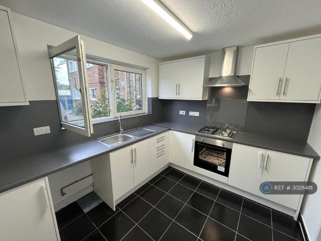 Apartment for rent in London Borough of Newham, Greater London