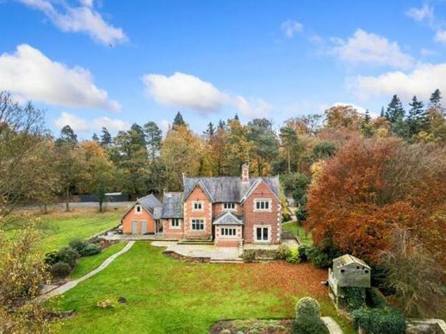 House for sale in Harrogate, North Yorkshire