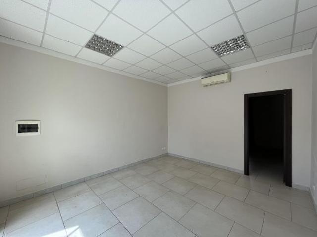 Ufficio in affitto a Palazzo Del Pero, Toscana