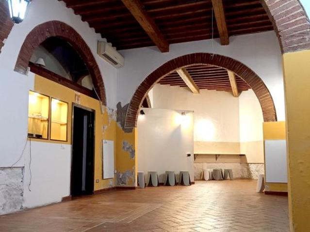 Locale Commerciale in vendita a Torretta, Livorno