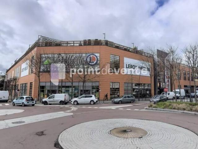 Local Commercial location à Suresnes, Quartier Mont-Valérien