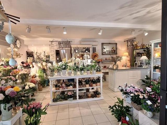 Local Commercial vente à Autun, Le Creusot
