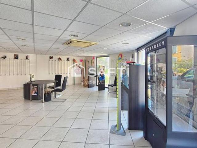Local Commercial location à Aix-en-Provence, Lançon-provence