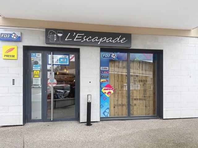 Local Commercial vente à Saint-Julien-en-Genevois, Lucinges
