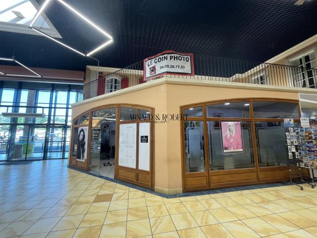 Local Commercial vente à Carpentras, Saint-romain-en-viennois