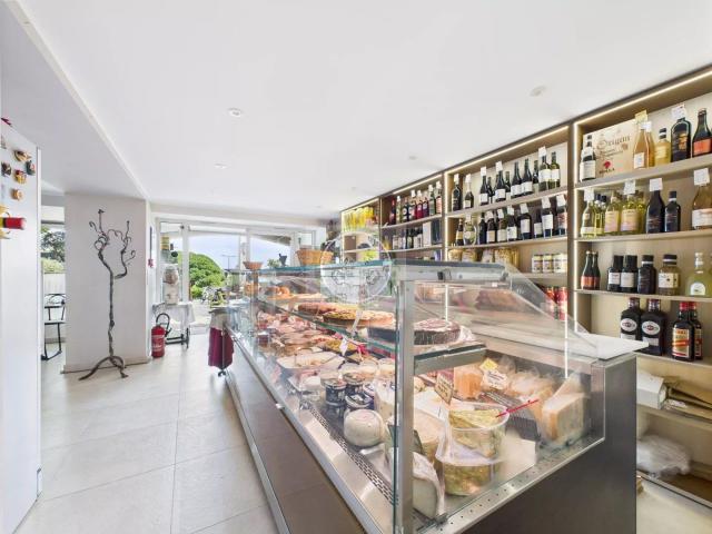 Local Commercial vente à Arrondissement de Draguignan, Fréjus