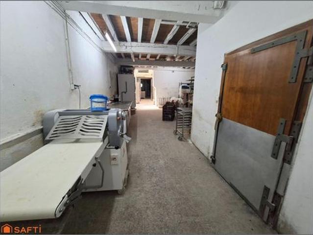 Local Commercial vente à Oloron-Sainte-Marie, Oloron-sainte-marie