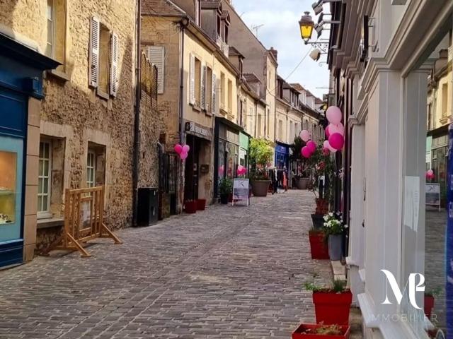 Local Commercial vente à Centre ville, Senlis