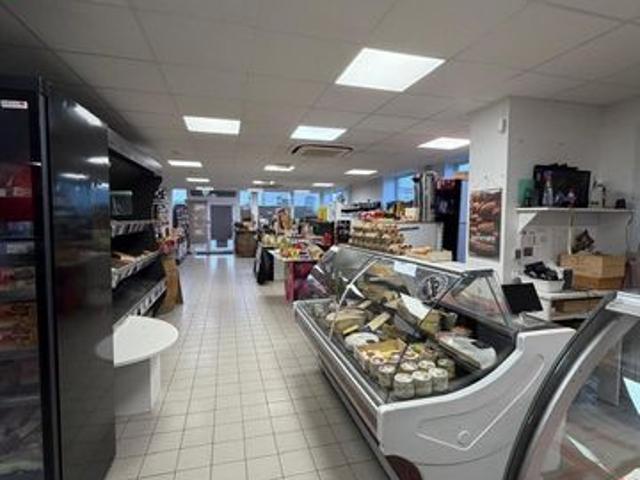 Local Commercial vente à La Roche-sur-Yon, Treize-septiers