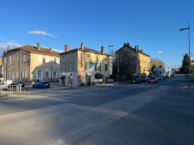 Local Commercial vente à Mâcon, Tournus
