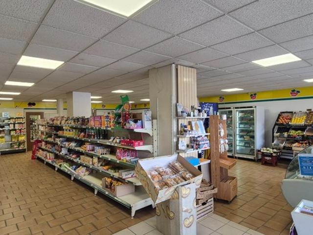 Local Commercial vente à Riom, Chapdes-beaufort