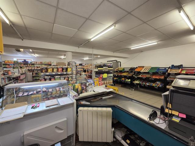 Local Commercial vente à Pontarlier, Etalans