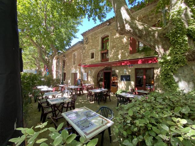 Local Commercial vente à Sainte-cécile-les-vignes