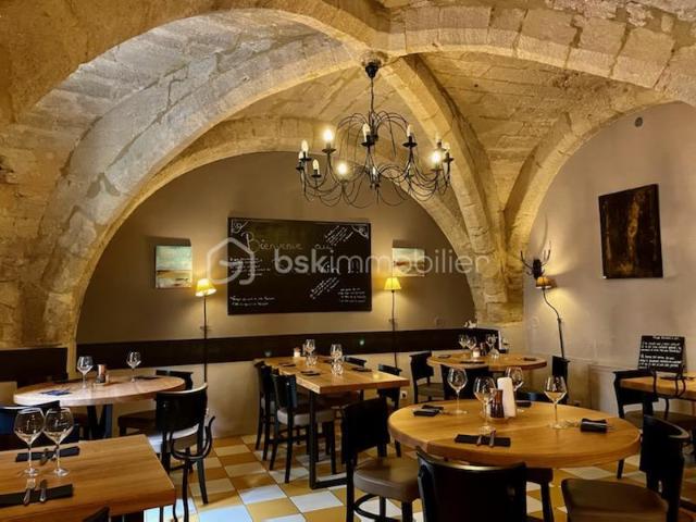 Local Commercial vente à Nîmes, Uzès
