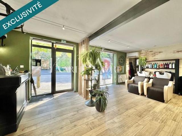 Local Commercial vente à Fontenay-le-Comte, L'hermenault