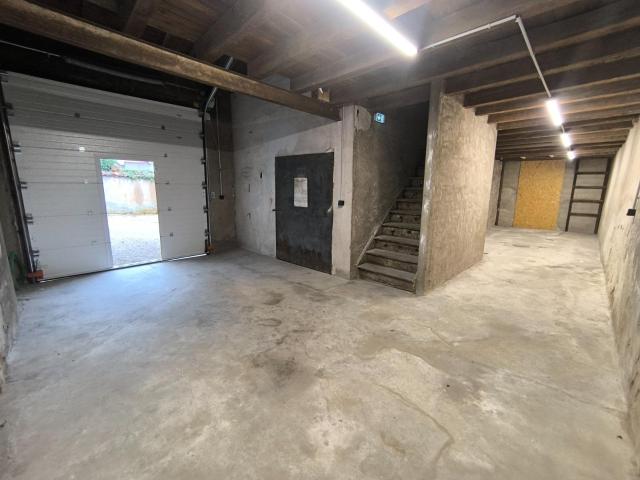 Local Commercial location à Bourg-en-Bresse, Bourg-en-bresse