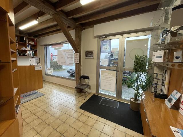 Local Commercial location à Château-Gontier, Cossé-le-vivien