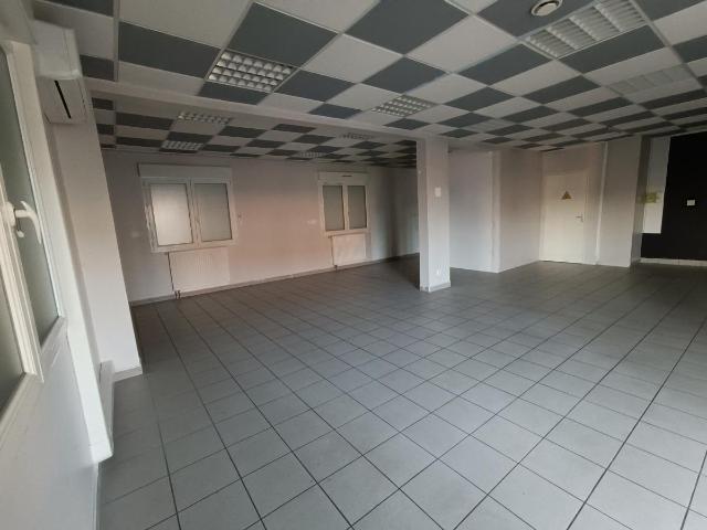 Local Commercial location à Bourg-en-Bresse, Péronnas