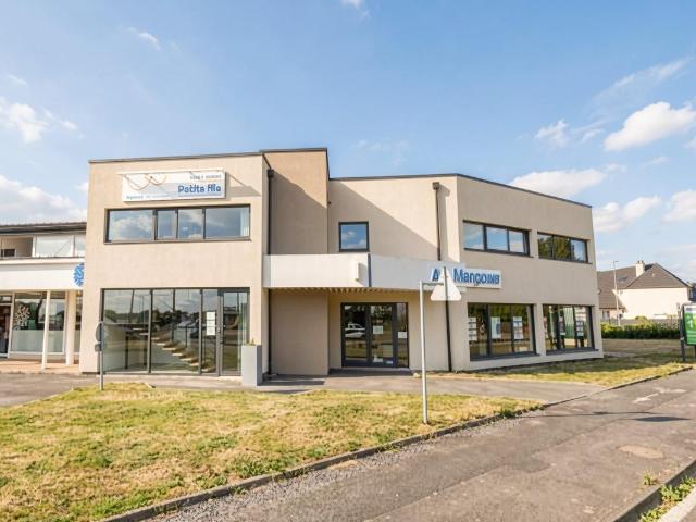 Local Commercial location à Avranches, Saint-martin-des-champs