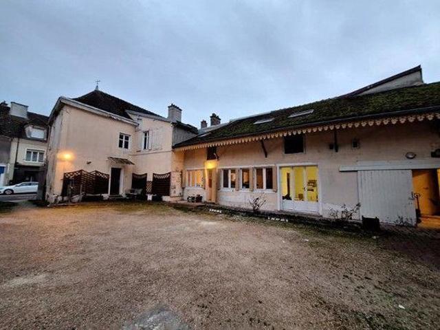 Local Commercial vente à Troyes, Arcis-sur-aube