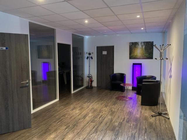 Local Commercial vente à Marseille, Aubagne