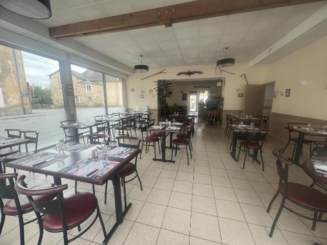 Local Commercial vente à Château-Gontier, Bazougers