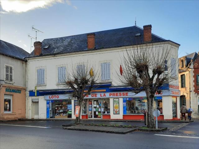 Local Commercial vente à Issoudun, Chabris