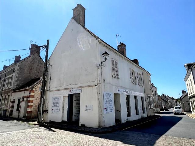 Local Commercial vente à Issoudun, Chabris