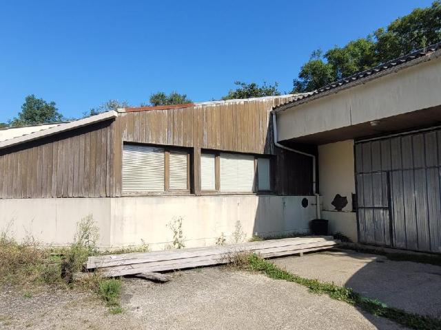 Local Commercial vente à Châteaulin, Bretagne