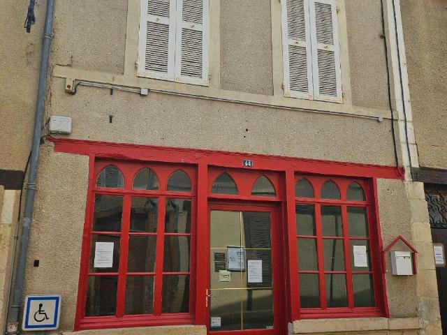 Local Commercial vente à Dun-sur-Auron, Cher