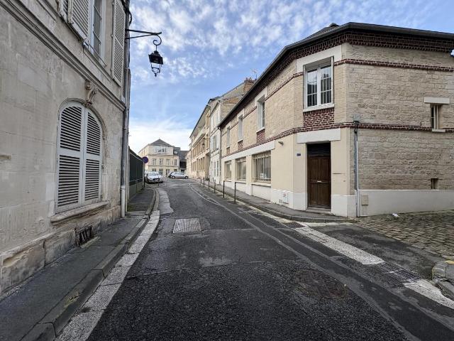 Local Commercial vente à Laon