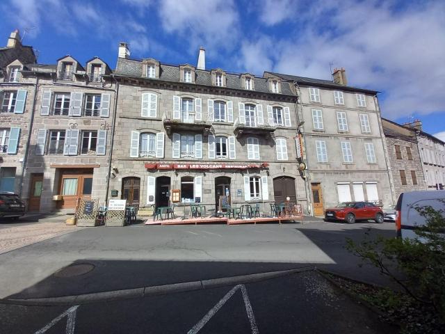 Local Commercial vente à Montluçon, Auvergne-Rhône-Alpes
