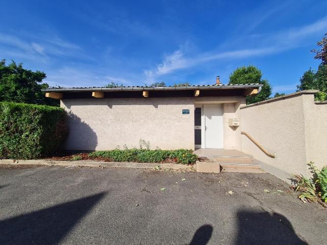 Local Commercial vente à Vendôme, Saint-amand-longpré