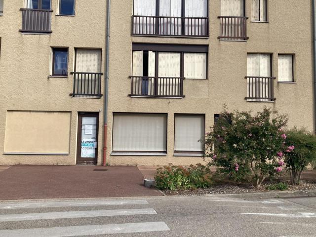 Local Commercial vente à Belley, Saint-denis-en-bugey