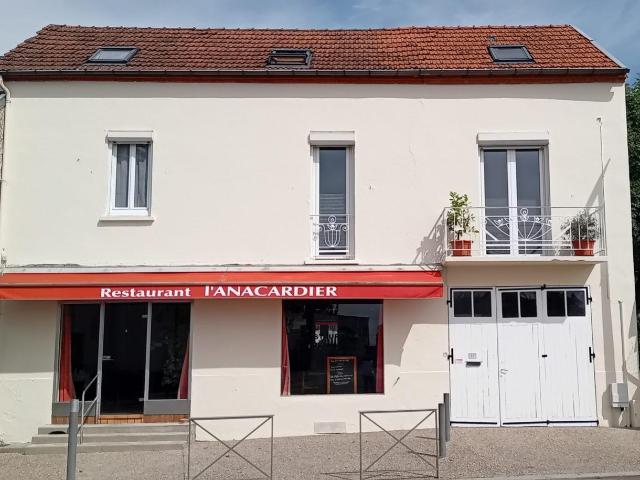 Local Commercial vente à Vichy, Saint-yorre