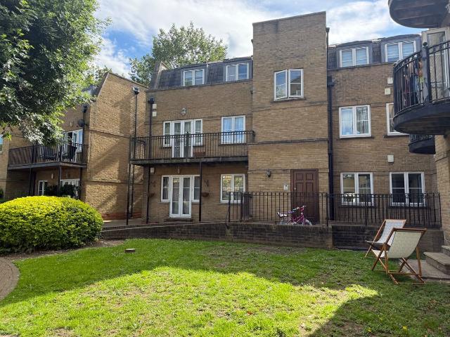 Apartment for rent in Southgate, Greater London
