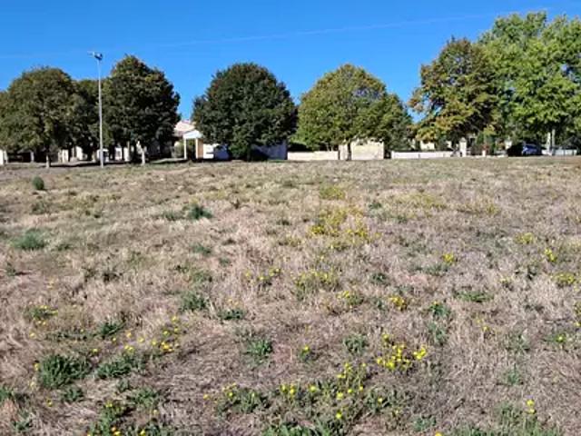 Terrain vente à Le Bourg, Fontaines-d'Ozillac