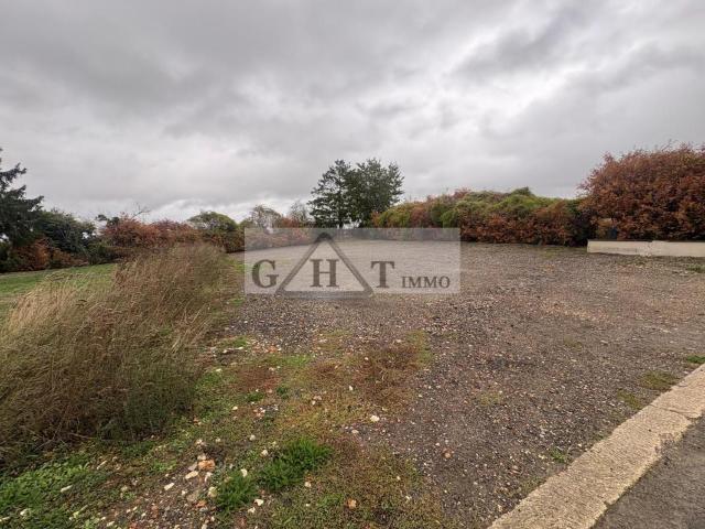 Terrain location à Fontenay-Trésigny, Seine-et-Marne