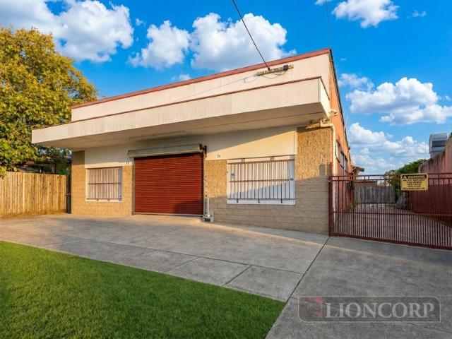 Retail for rent in Toombul, Queensland