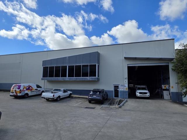 Warehouse for rent in Toombul, Queensland
