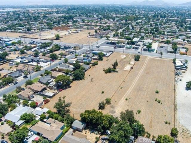 Land for sale in Fontana