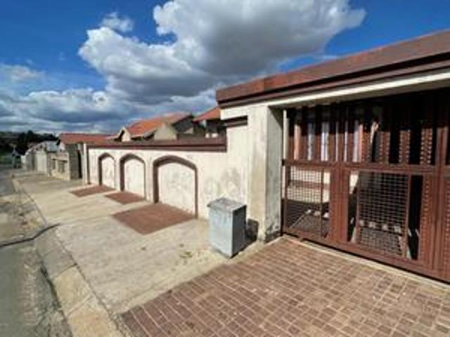 House for sale in Soweto, City of Johannesburg Metropolitan Municipality