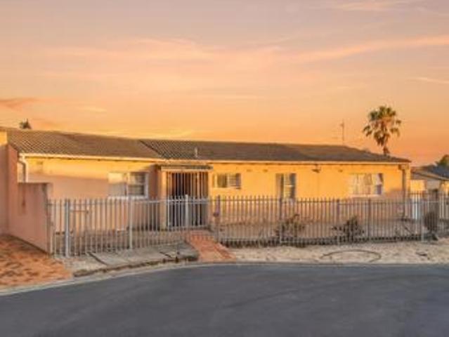 House for sale in Cape Town, Western Cape