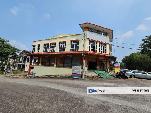 Shop for sale in Malaka