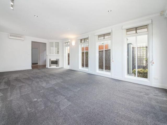 Townhouse for rent in Camerons Creek, Victoria