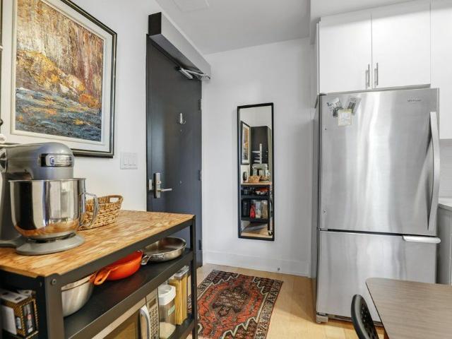 Apartment for rent in Hintonburg Shopping Area, Ottawa